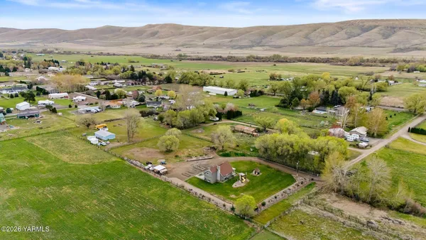 $530,000 | 10321 Meadowbrook Road, Yakima, WA 98903