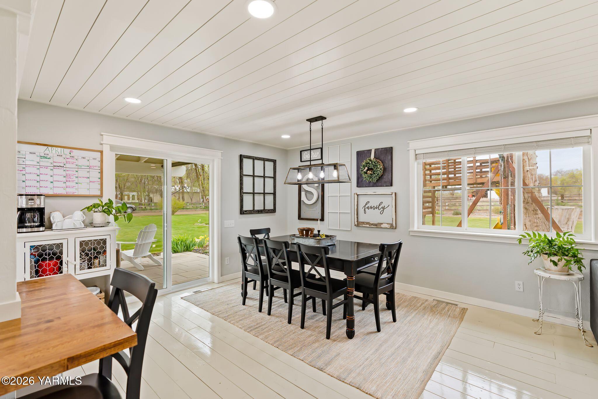 10321 Meadowbrook Road Yakima, WA 98903 - Photo 7 of 40 33_10321 Meadowbrook Rd-23