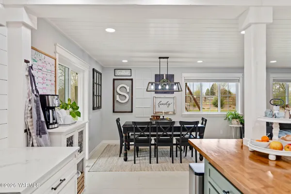 $530,000 | 10321 Meadowbrook Road, Yakima, WA 98903