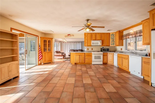 $569,000 | 22 Cady Lane, Glocester, RI 02814