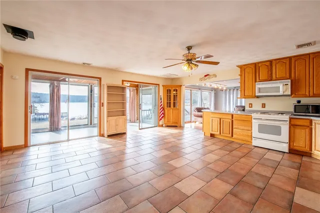 $569,000 | 22 Cady Lane, Glocester, RI 02814