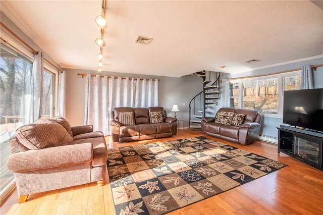 $569,000 | 22 Cady Lane, Glocester, RI 02814