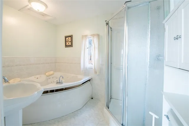 $569,000 | 22 Cady Lane, Glocester, RI 02814