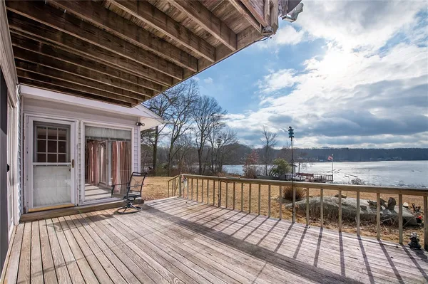 $500,000 | 22 Cady Lane, Glocester, RI 02814