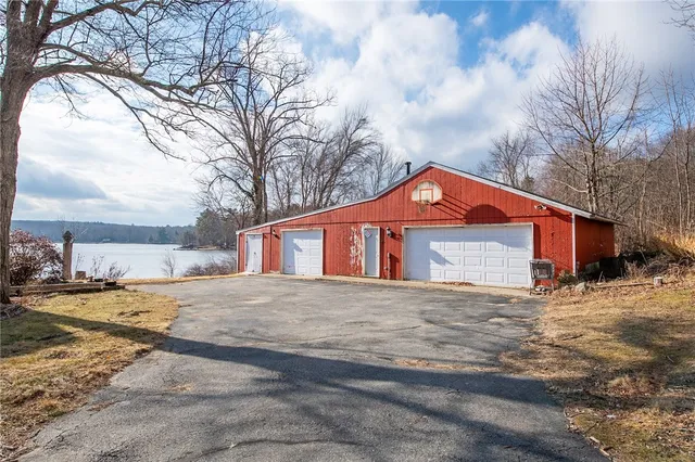 $569,000 | 22 Cady Lane, Glocester, RI 02814