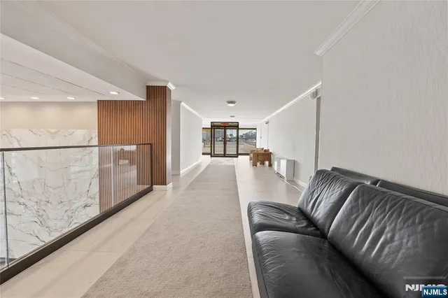 $2,950 | 1203 River Road, Unit 20C, Edgewater, NJ 07020