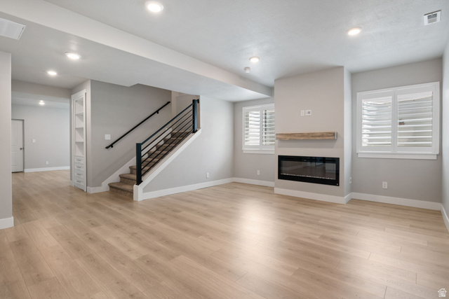 572 South Chamberlain Street Mapleton, UT 84664 - Photo 27 of 56 Basement living room with wet bar