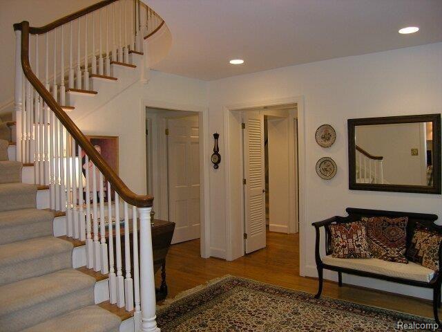 437 Washington Road Grosse Pointe, MI 48230 - Photo 2 of 25 Front Hall