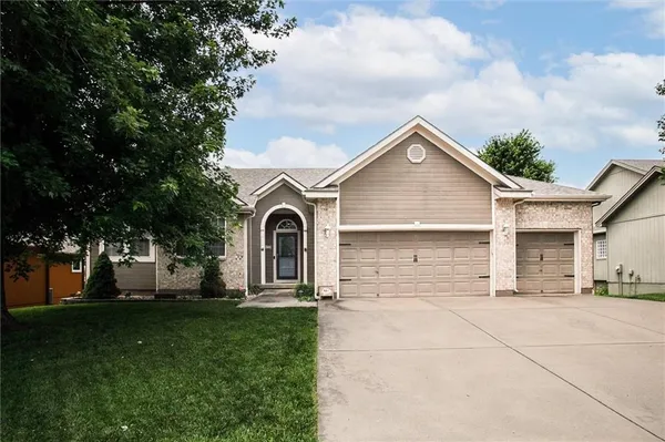 $439,500 | 406 Briar Lane, Kearney, MO 64060