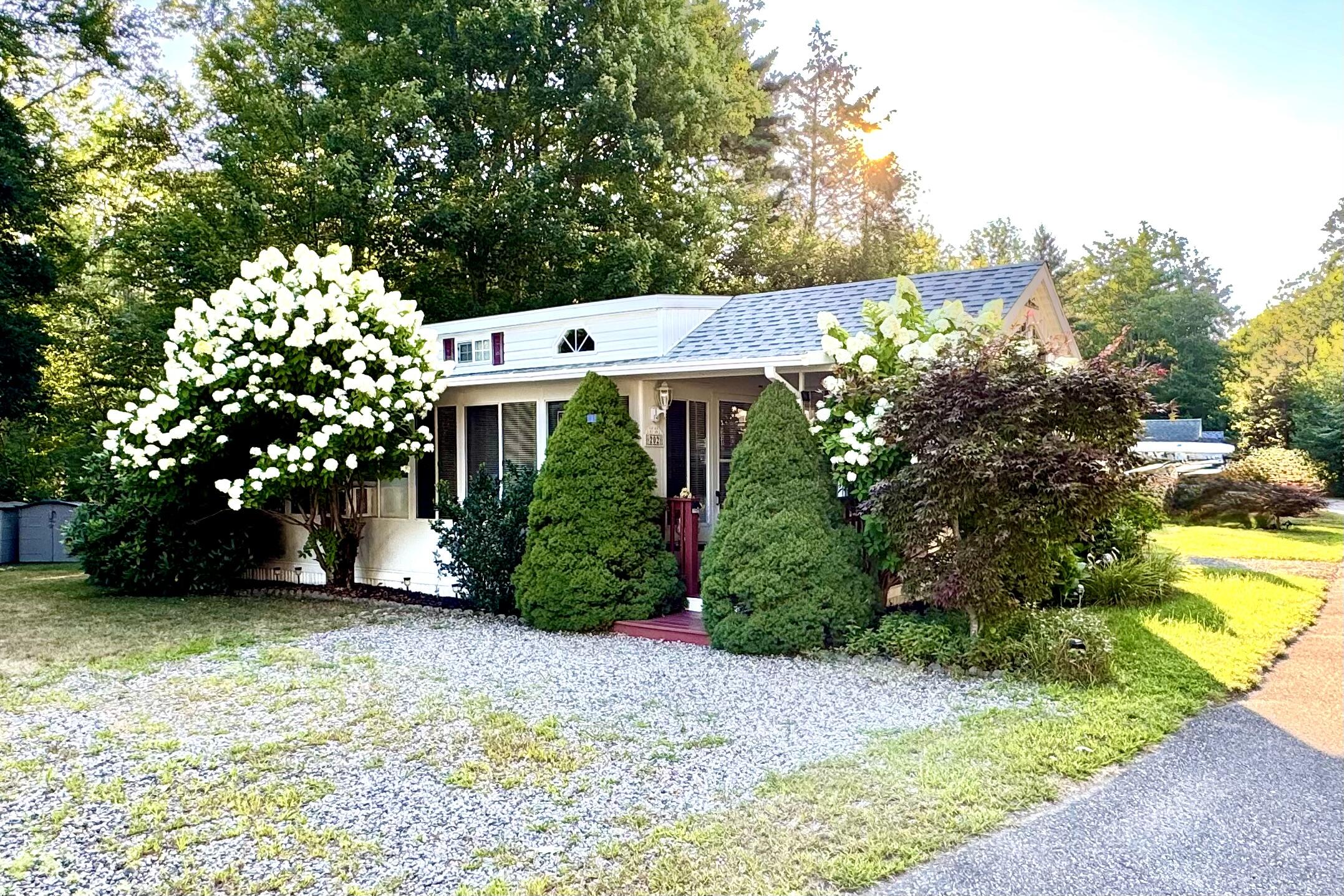 430 Post Road, Unit 202 Wells, ME 04090 - Photo 4 of 34 IMG_3378
