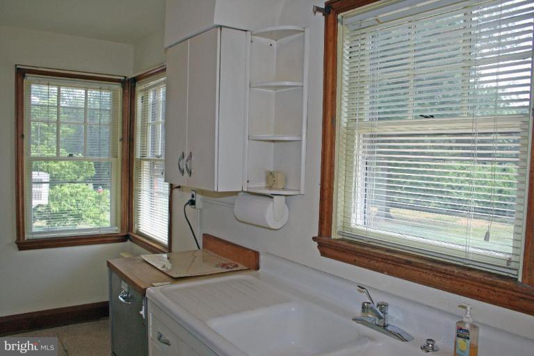403 Hollen Road Baltimore, MD 21212 - Photo 11 of 27 Kitchen