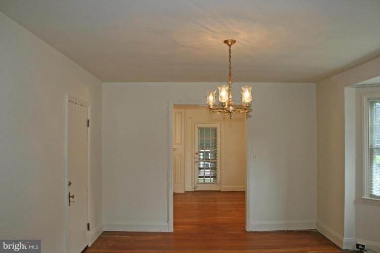 403 Hollen Road Baltimore, MD 21212 - Photo 12 of 27 Dining Room