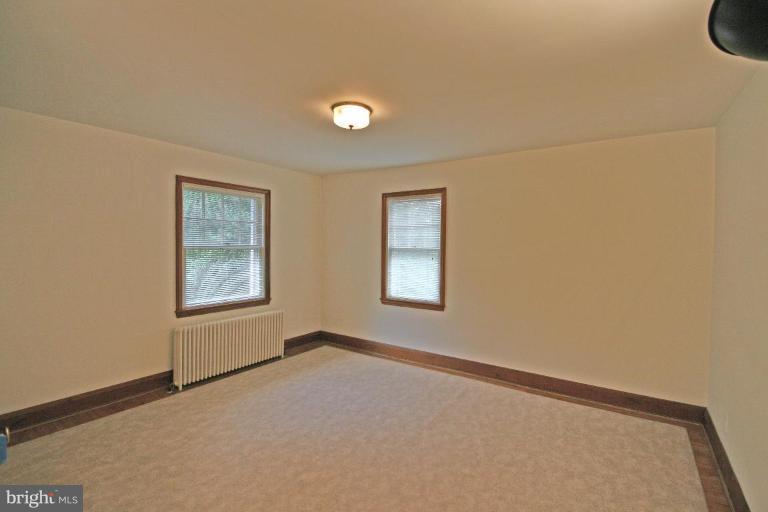 403 Hollen Road Baltimore, MD 21212 - Photo 18 of 27 Second Floor Living Room