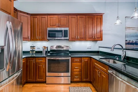 $735,000 | 695 East 8th Street, Unit 1, Boston, MA 02127