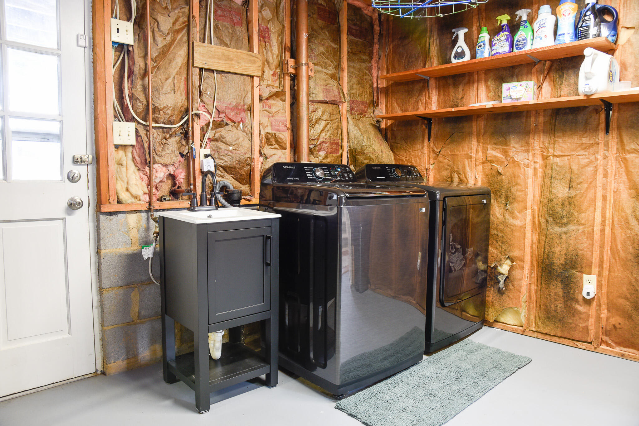 28 Spruce Circle Blue Ridge, VA 24064 - Photo 22 of 36 a utility room with dryer and washer