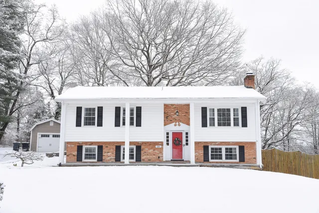 $399,999 | 28 Spruce Circle, Blue Ridge, VA 24064