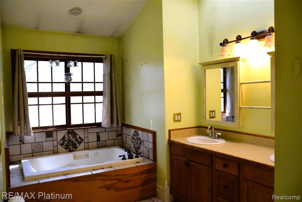 1513 East Marr Road Howell, MI 48855 - Photo 14 of 38
