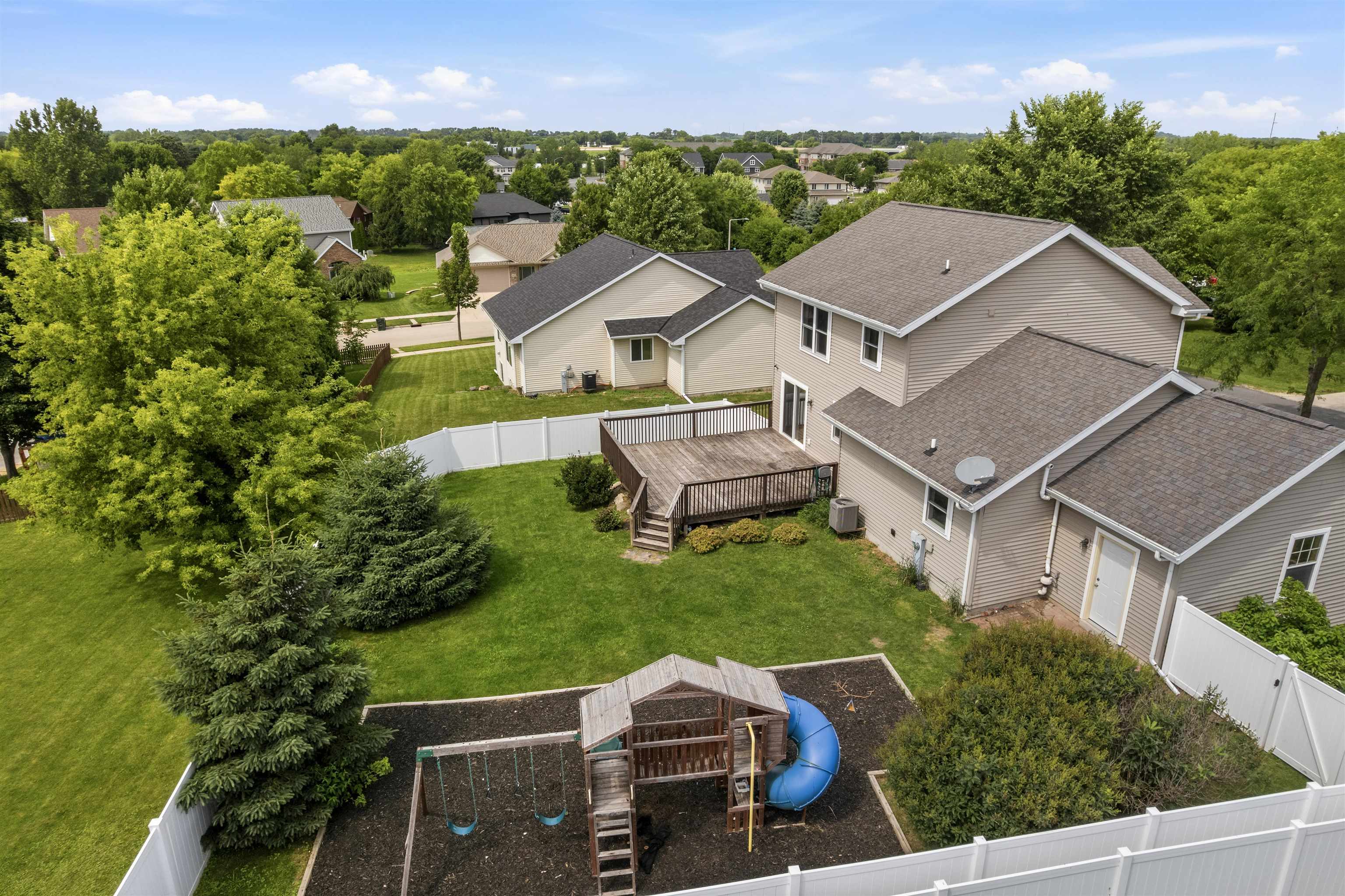 210 Rustic Drive Madison, WI 53718 - Photo 33 of 35