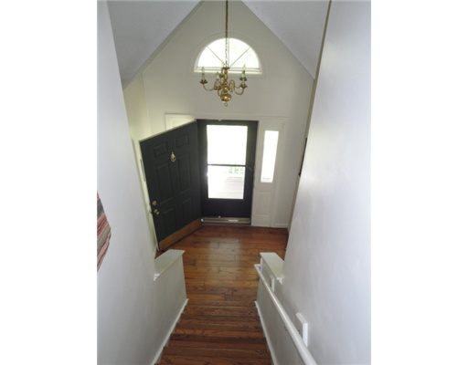 40 Stillwater Road Charlestown, RI 02813 - Photo 4 of 20 Entry.