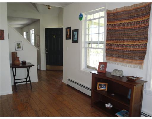 40 Stillwater Road Charlestown, RI 02813 - Photo 5 of 20 Entry.