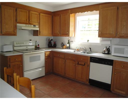 40 Stillwater Road Charlestown, RI 02813 - Photo 9 of 20 Kitchen.