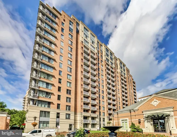 $2,600 | 11710 Old Georgetown Road, Unit 1012, North Bethesda, MD 20852