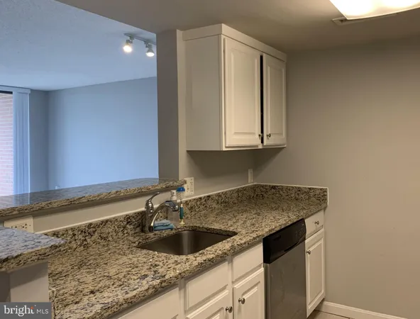 $2,600 | 11710 Old Georgetown Road, Unit 1012, North Bethesda, MD 20852