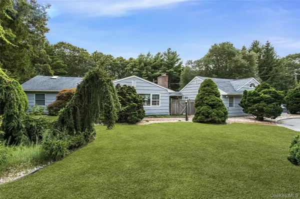 $5,000 | 25 Squires Avenue, East Quogue, NY 11942