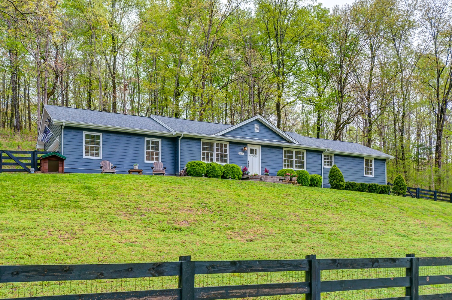 5934 Garrison Road Franklin, TN 37064 - Photo 1 of 39 a front view of a house with garden