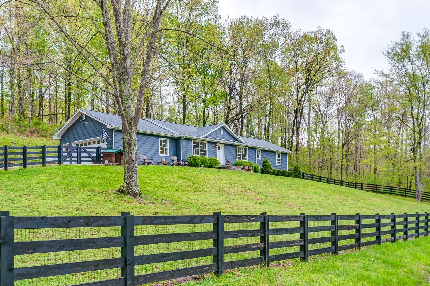 5934 Garrison Road Franklin, TN 37064 - Photo 3 of 39 a front view of a house with garden
