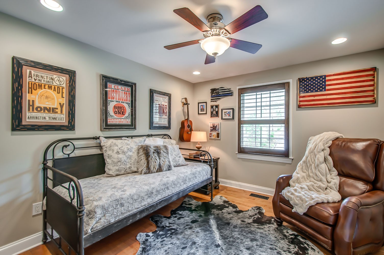 5934 Garrison Road Franklin, TN 37064 - Photo 35 of 39 a living room with furniture and a window