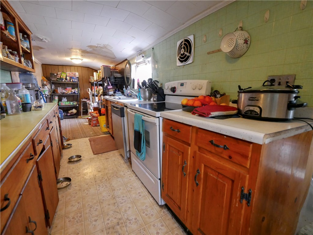 2930 Main Road Tiverton, RI 02878 - Photo 27 of 39