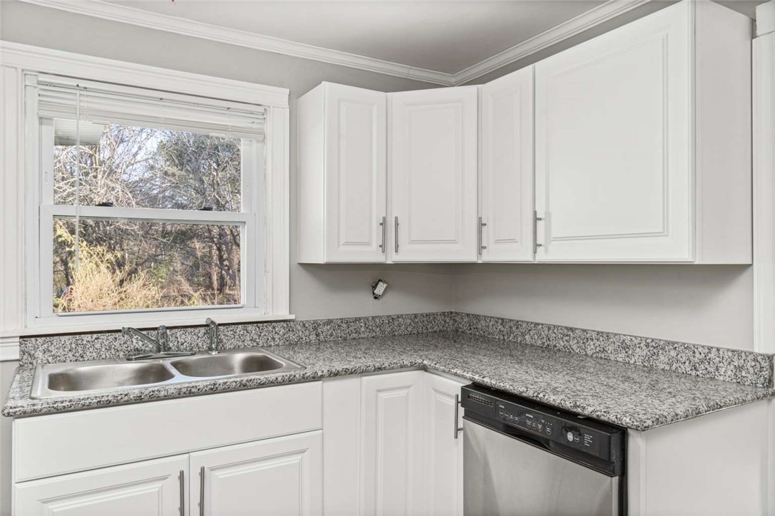 138 Richmond Townhouse Road Richmond, RI 02812 - Photo 9 of 20