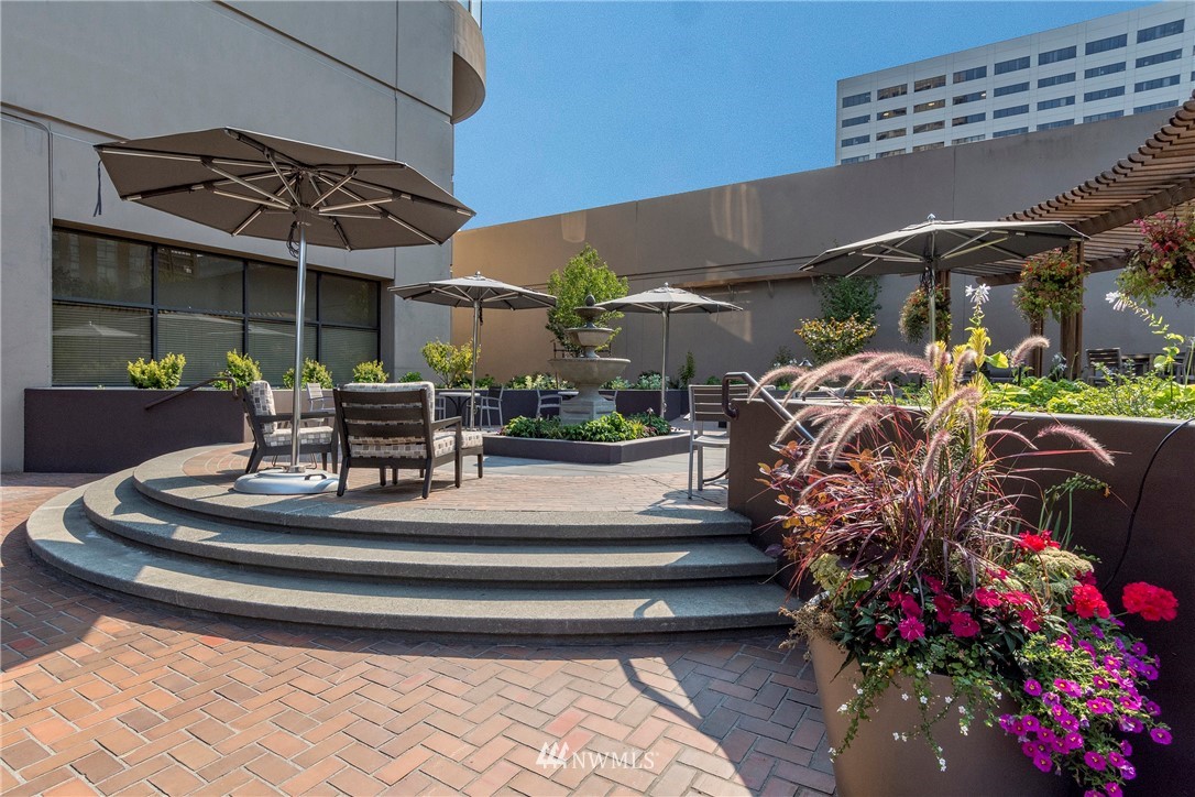 1301 Spring Street, Unit 20G Seattle, WA 98104 - Photo 24 of 24 a view of lobby with seating space