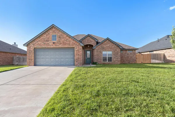 $370,000 | 72 Canyon E Parkway, Canyon, TX 79015