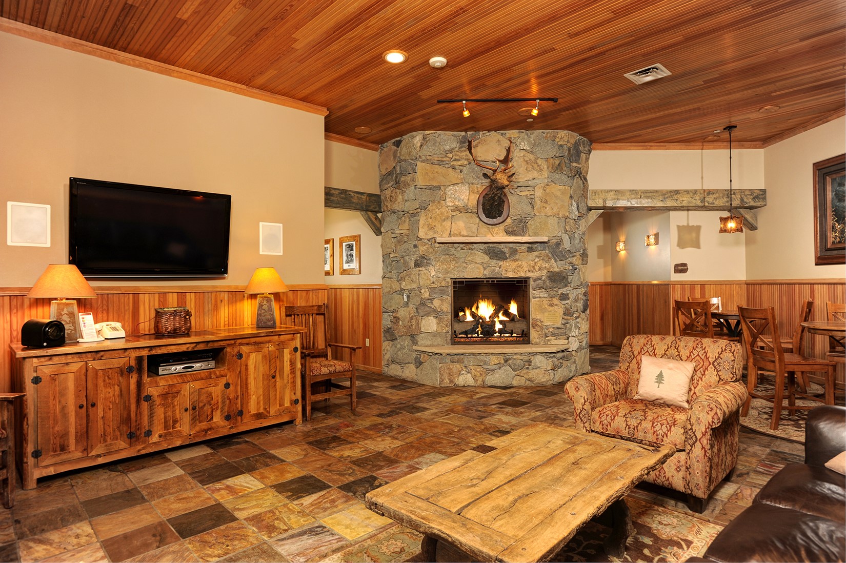 195 River Run Road, Unit 8022 Keystone, CO 80435 - Photo 23 of 35 Lobby at Jackpine