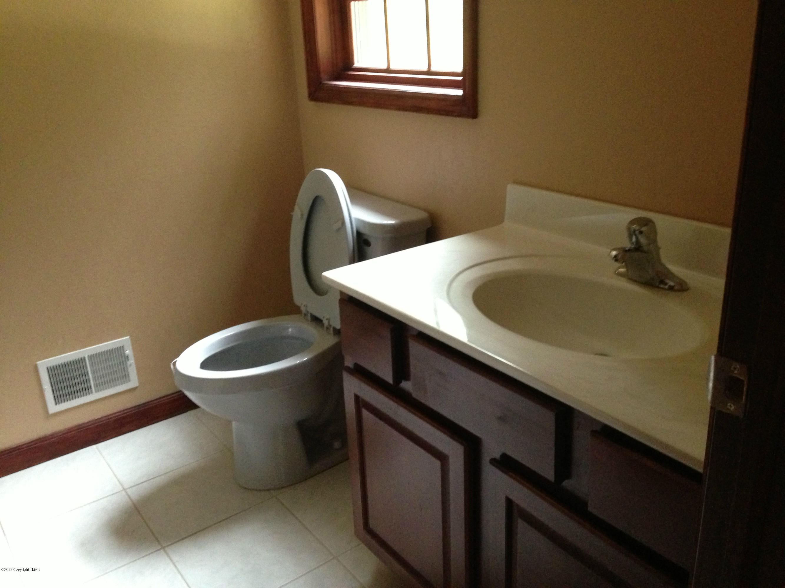 375 Goose Pond Road Lake Ariel, PA 18436 - Photo 4 of 7 bath