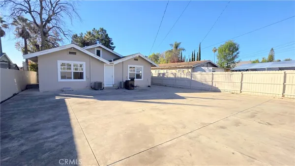 $1,900 | 1140 North Park Avenue, Pomona, CA 91768