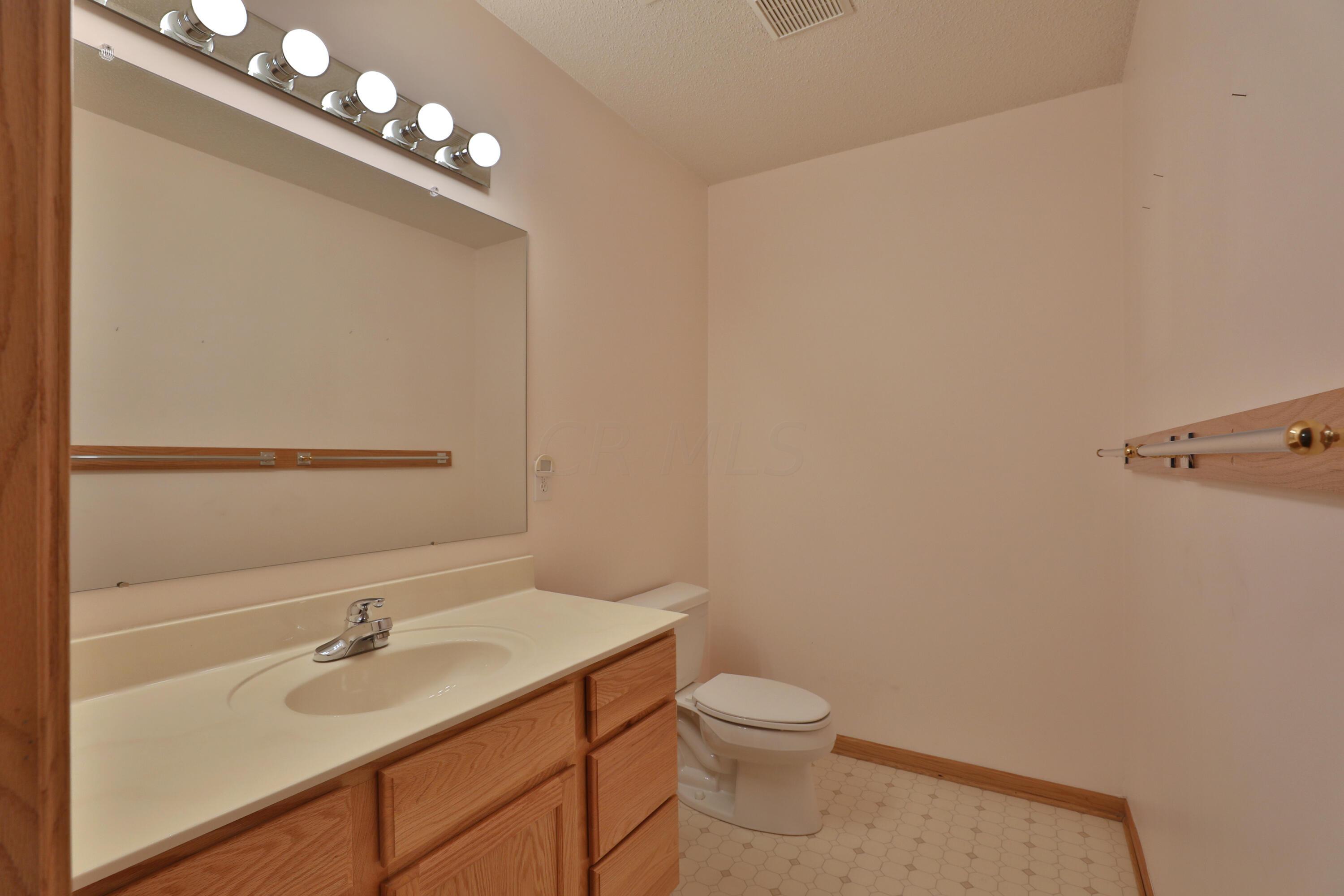 5892 Linworth Road Columbus, OH 43085 - Photo 48 of 68 5892-Linworth-48