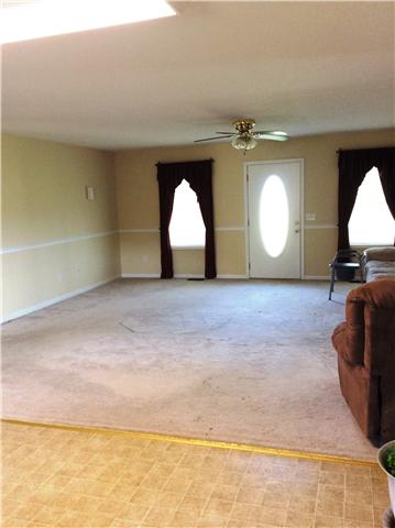 1959 Carthage Road Red Boiling Springs, TN 37150 - Photo 5 of 9 Large living room