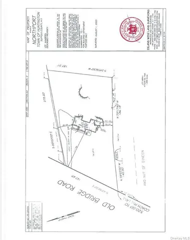 a view of yard with tree