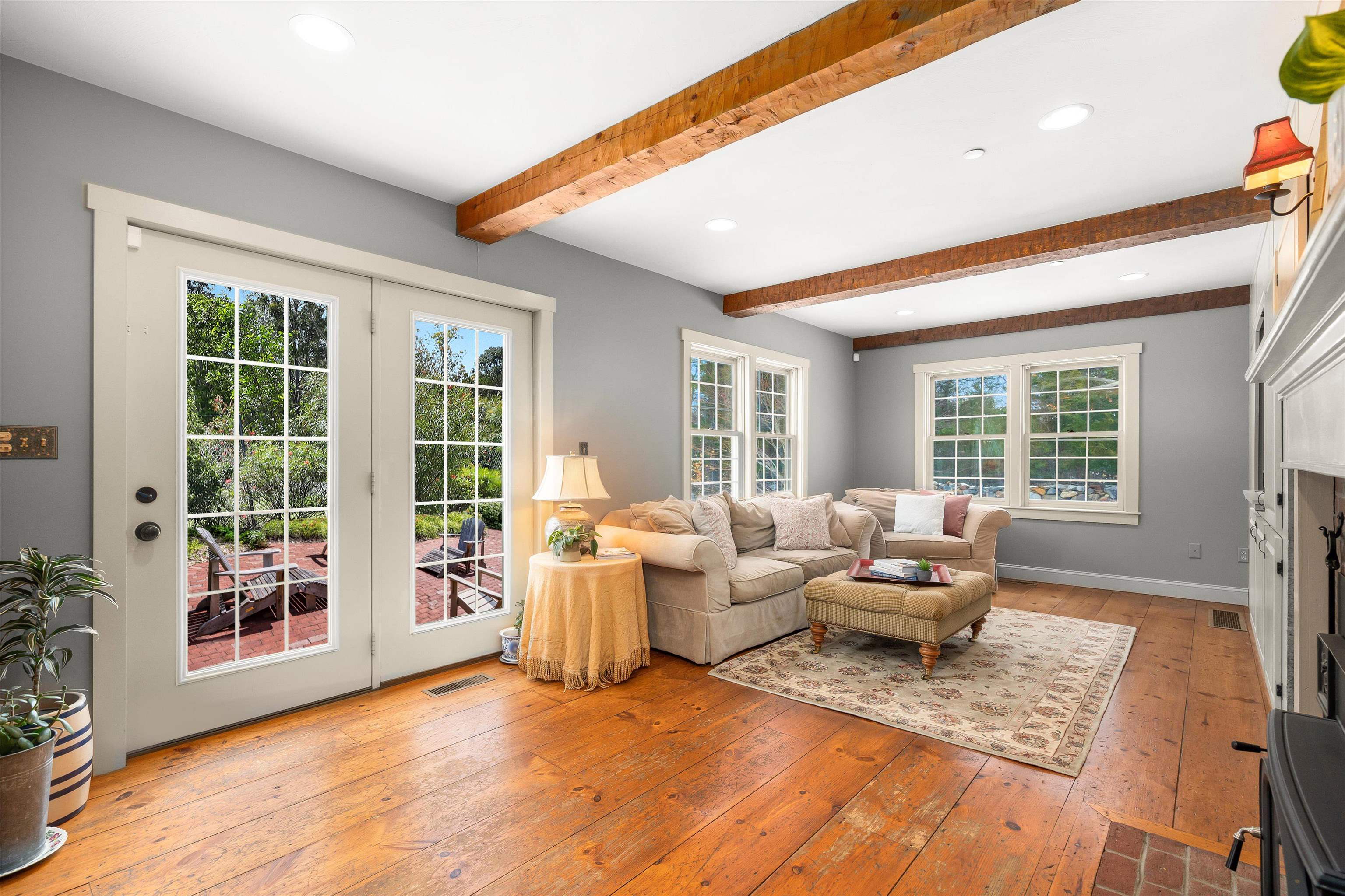 46 Susan Road New Boston, NH 03070 - Photo 4 of 39