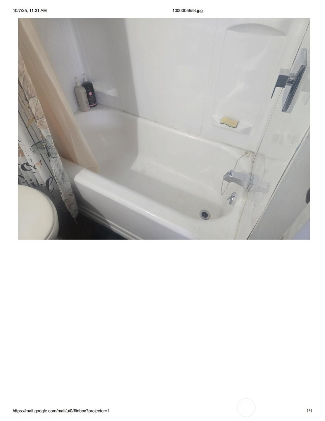 15650 Huddle Corner Road Harrington, WA 99134 - Photo 13 of 20 a bathroom with a bathtub