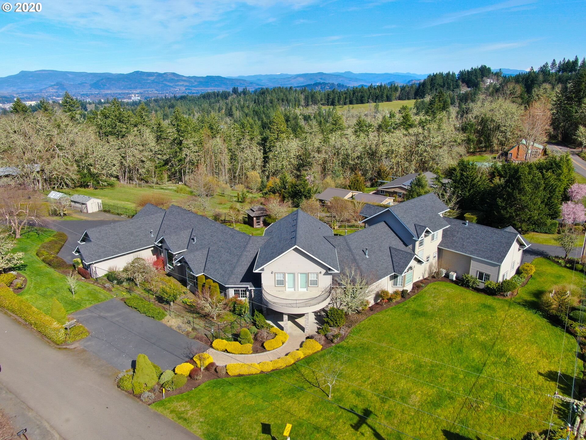 4870 Blanton Road Eugene, OR 97405 - Photo 1 of 32 Gallery Image 1