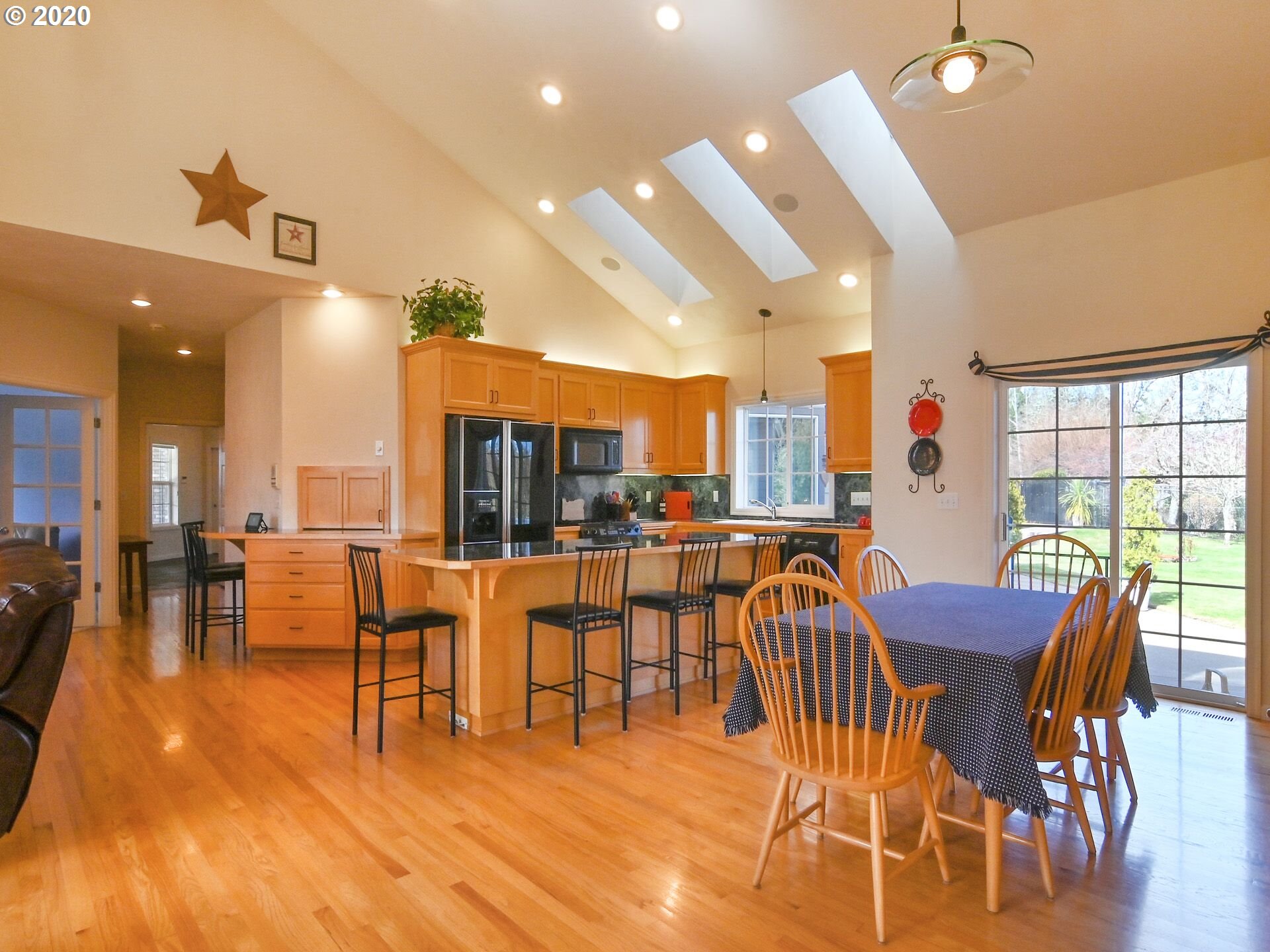 4870 Blanton Road Eugene, OR 97405 - Photo 10 of 32 Gallery Image 10