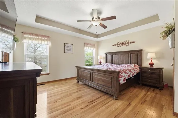 $315,000 | 21921 Gracie Drive, Peculiar, MO 64078