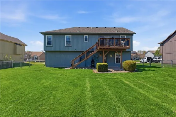 $315,000 | 21921 Gracie Drive, Peculiar, MO 64078