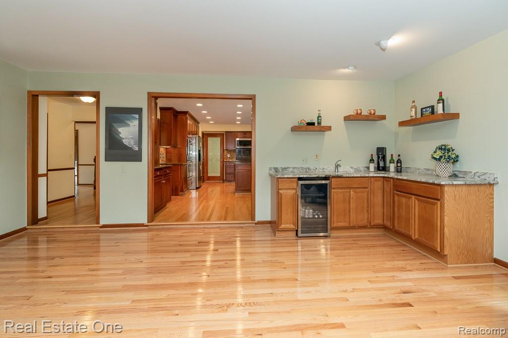 1171 Springwood Lane Rochester, MI 48309 - Photo 10 of 32 1171 Springwood_MLS-023.jpg