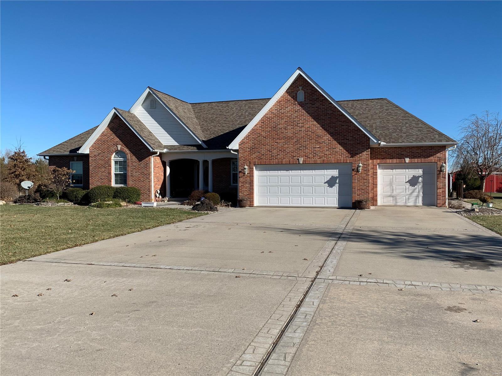 1830 Binney Station Road Staunton, IL 62088 - Photo 1 of 37 Gallery Image 1