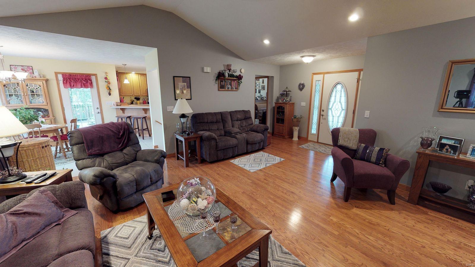1830 Binney Station Road Staunton, IL 62088 - Photo 11 of 37 Gallery Image 11